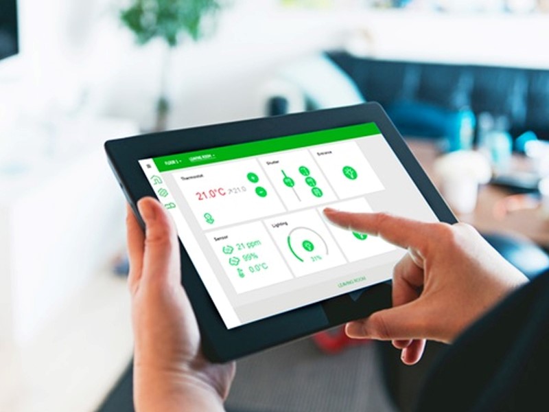 سرور خانه هوشمند اشنایدر